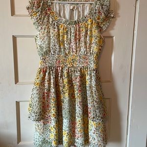 Floral Peasant Dress size medium new with tags